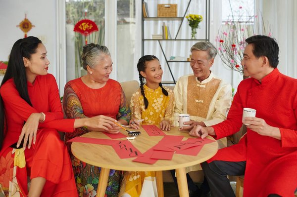 Quels sont les secrets pour réussir un atelier de calligraphie moderne avec un calligraphe renommé ?